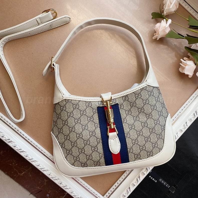 Gucci Handbags 324